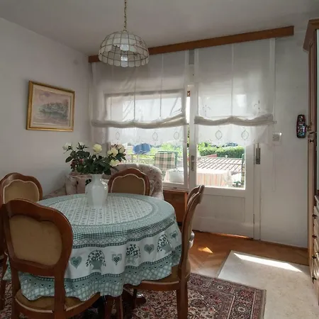 Nives Apartment Lovran
